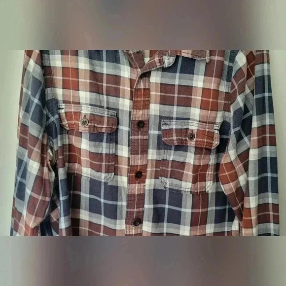 Abercrombie & Fitch button-down flannel, men's size XXL maroon navy blue & white - Picture 4 of 11